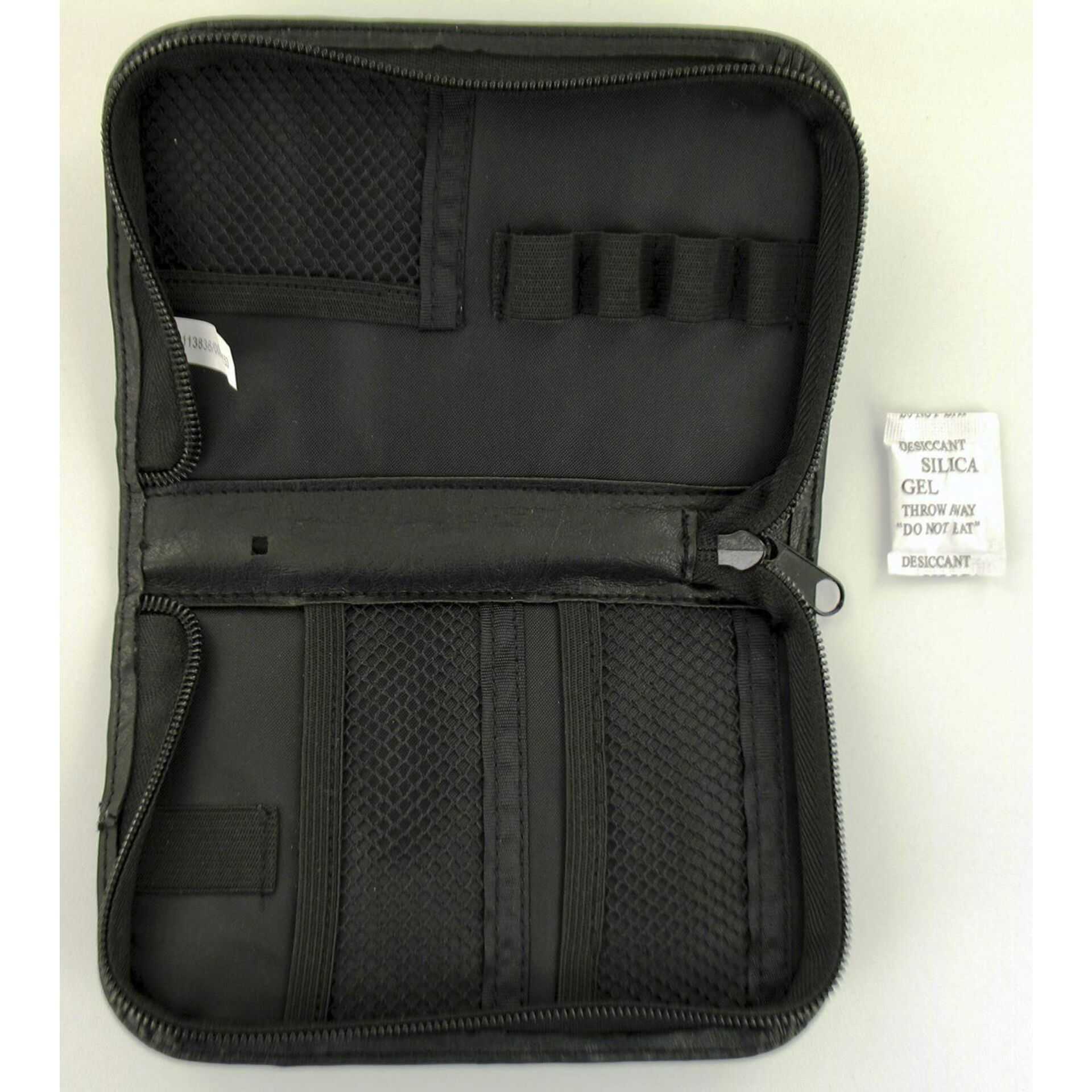 Hama Universal Card Case - Speichertasche - Kapazität: 4 MultiMedia-Karten, 4 SmartMedia-Karten, 4 Memory Stick-Karten, 4 SD-Speicherkarten, 4 CompactFlash-Karten, 4 xD-Picture Card - Schwarz